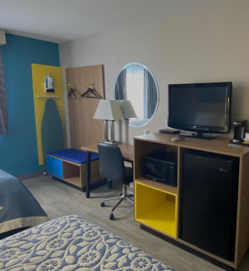 Days Inn By Wyndham Brunswick Bath Area Ngoại thất bức ảnh