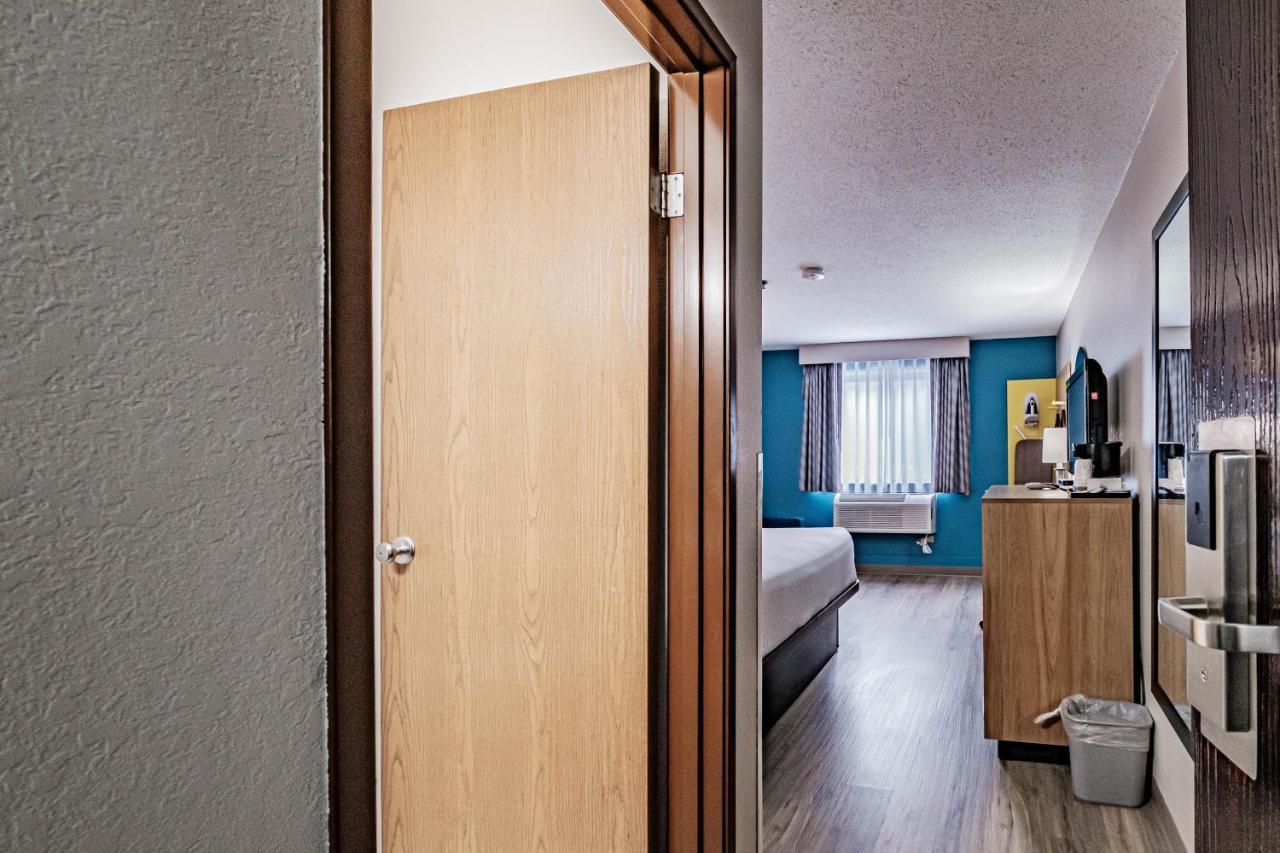 Days Inn By Wyndham Brunswick Bath Area Ngoại thất bức ảnh