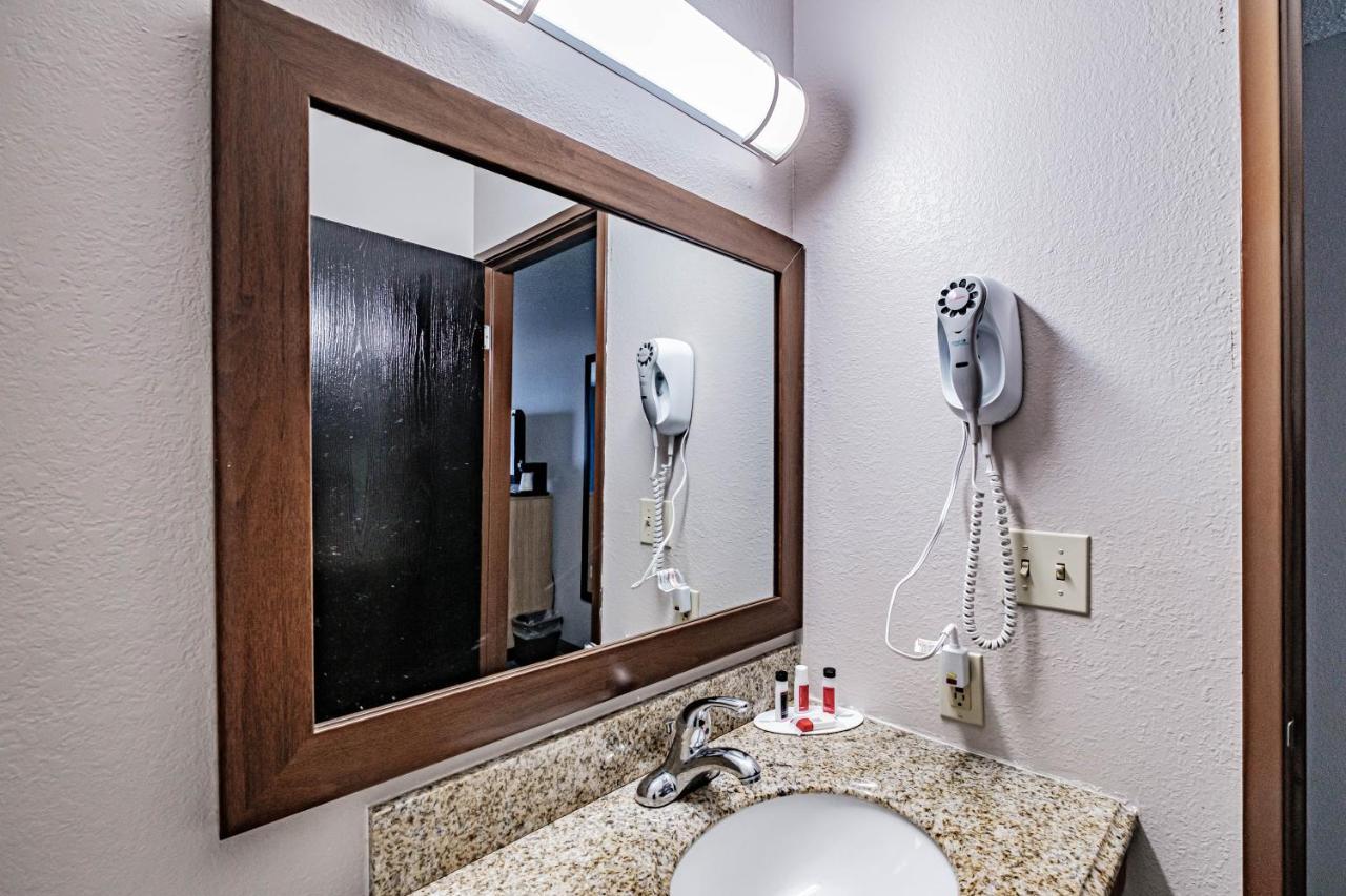 Days Inn By Wyndham Brunswick Bath Area Ngoại thất bức ảnh