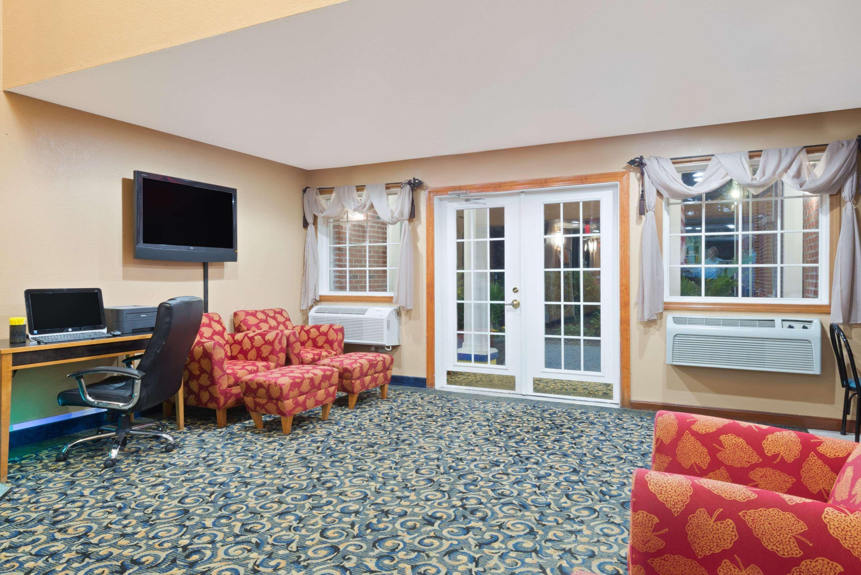 Days Inn By Wyndham Brunswick Bath Area Ngoại thất bức ảnh