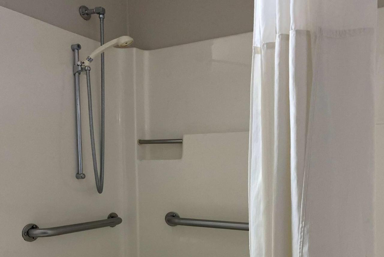 Days Inn By Wyndham Brunswick Bath Area Ngoại thất bức ảnh