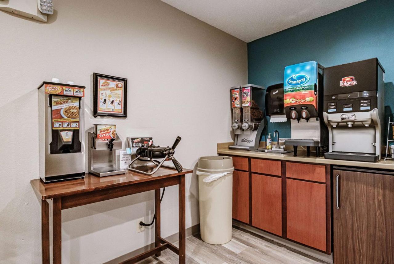 Days Inn By Wyndham Brunswick Bath Area Ngoại thất bức ảnh