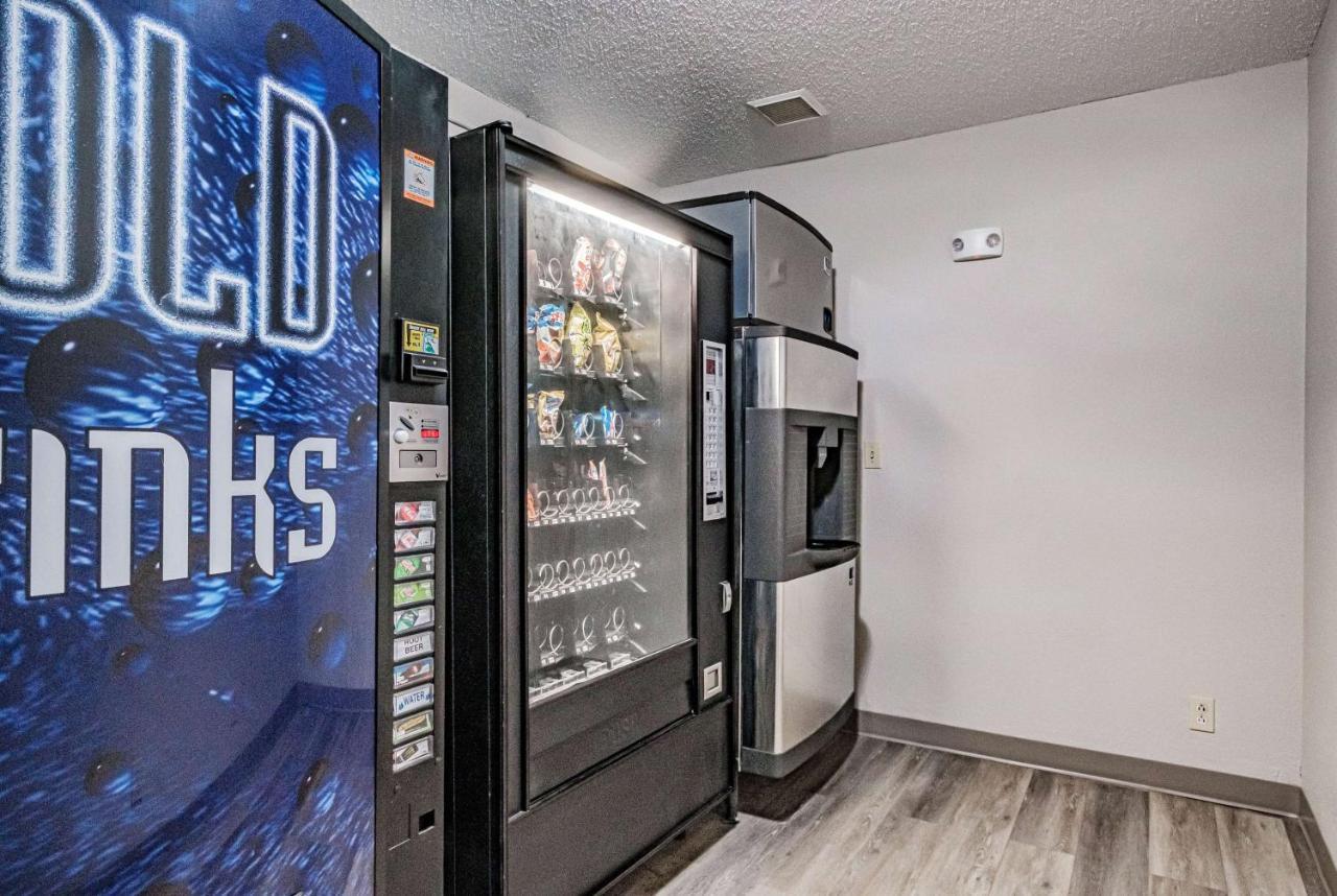 Days Inn By Wyndham Brunswick Bath Area Ngoại thất bức ảnh
